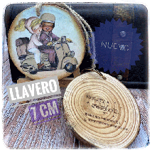 Llavero de madera VESPA pastel