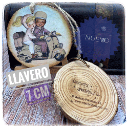 Llavero de madera VESPA pastel